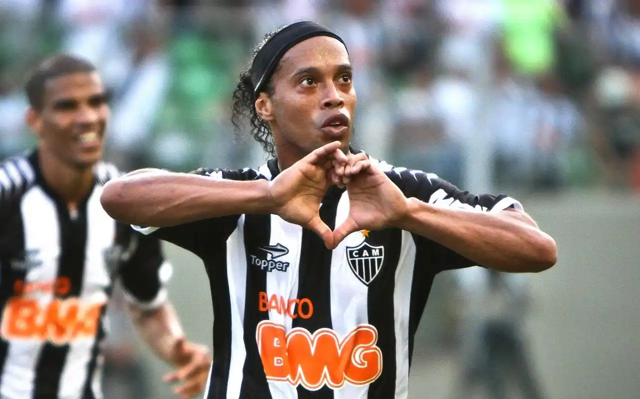 在这个背景 在这个背景