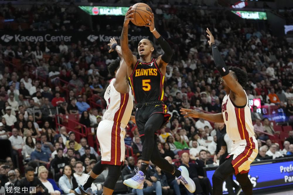 能够容纳超 能够容纳超