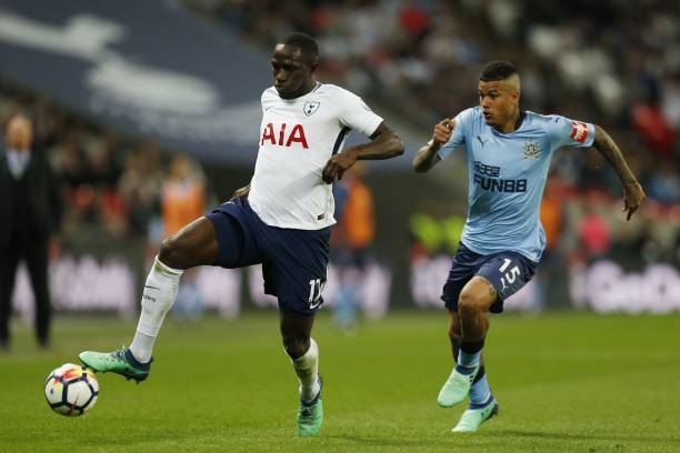 边路传中和 边路传中和